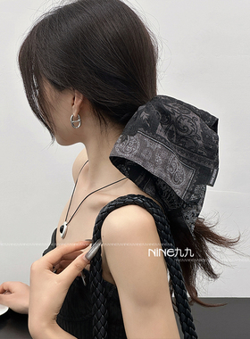 NINE九丨法式灰色腰果花系方巾发饰百搭2025新款高级感配饰方巾