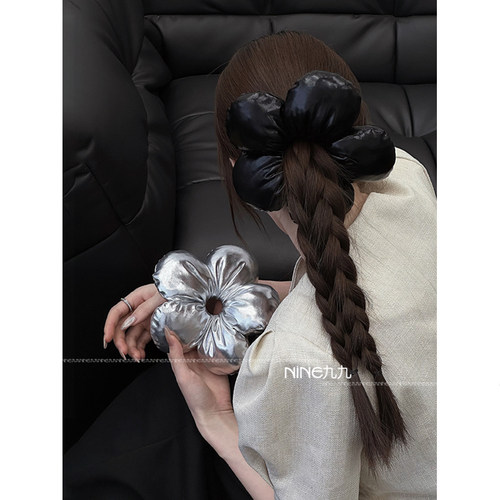 银色高级感立体花朵发绳头绳