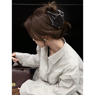 NINE九 皮质复古金标三角抓夹高级感后脑勺发夹盘发鲨鱼夹发饰女