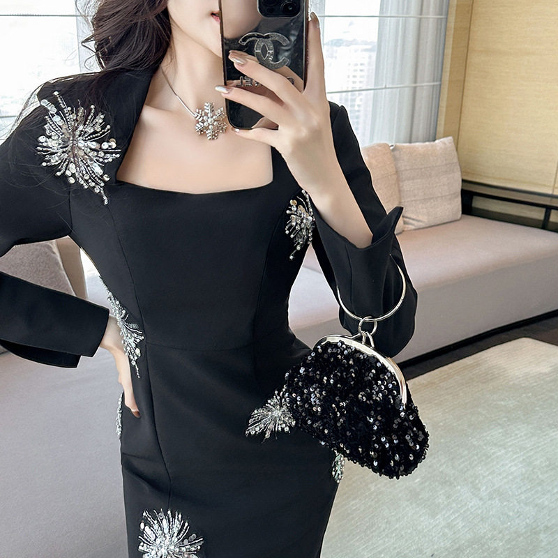 秋装新款重工设计感镶钻方领包臀连衣裙女御姐风气质小黑裙50705