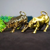 金属华尔街牛模型证券公司从业人员 礼物礼品桌面摆件装 饰背景