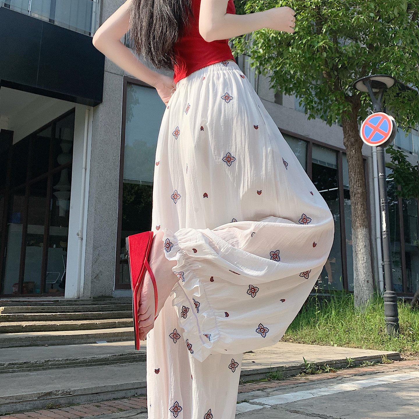 尚构夏季新款重工绣花慵懒风灯笼裤女生显瘦百搭休闲薄款花苞裤女