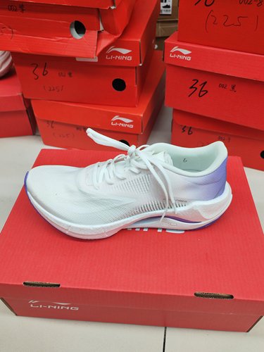 李宁超轻越影星火跑步鞋女减震回弹轻便透气运动鞋涂码微脏特价款