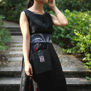 【空谷守艺】非遗文创苗族手工老绣 侗族亮布小包 单肩斜挎--茗侗