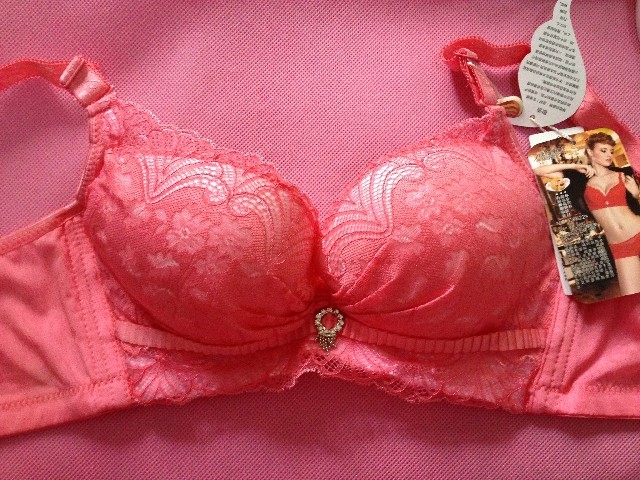 包邮清～依**8822 侧收厚杯聚拢上托调整型三排扣文胸