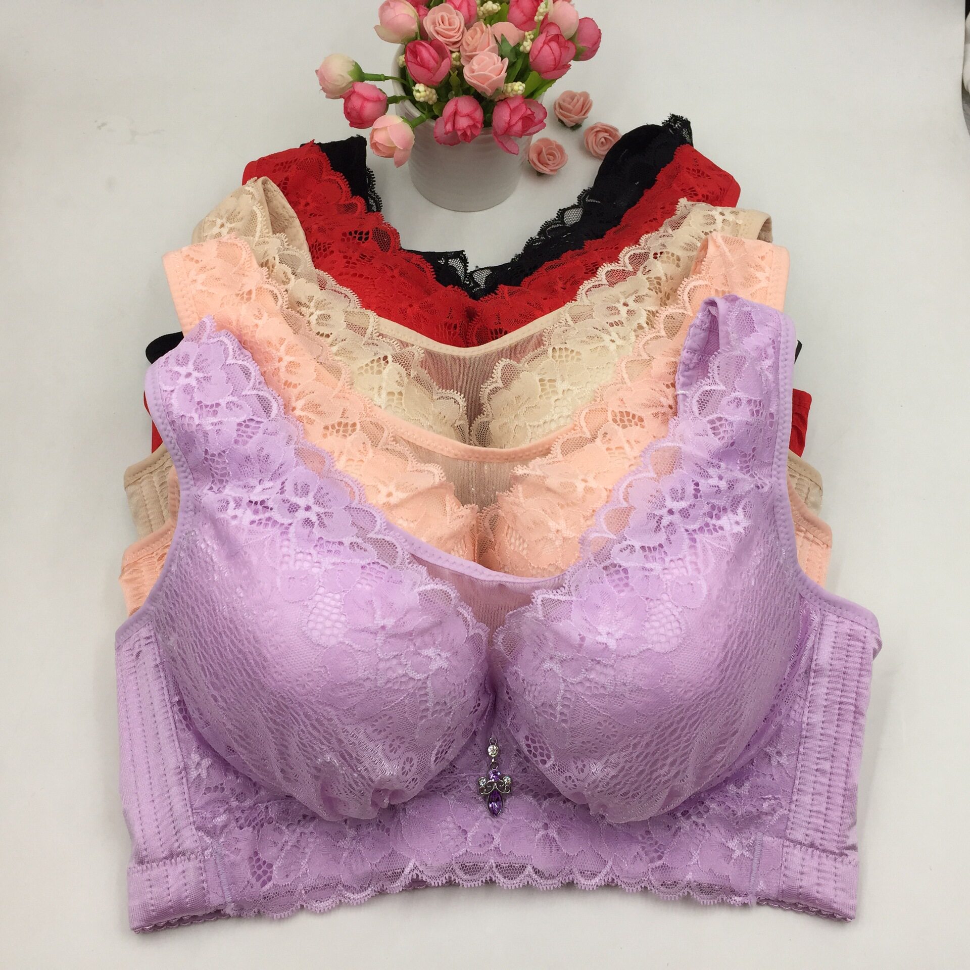 无钢圈聚拢抹胸文胸   背心式蕾丝抹胸B杯中厚内衣四排扣  119