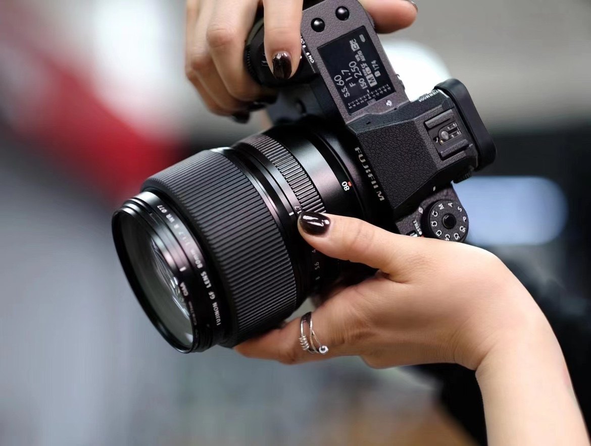 【北京现货】富士GF80f1.7R WR中画幅大光圈人像自动镜头全天候