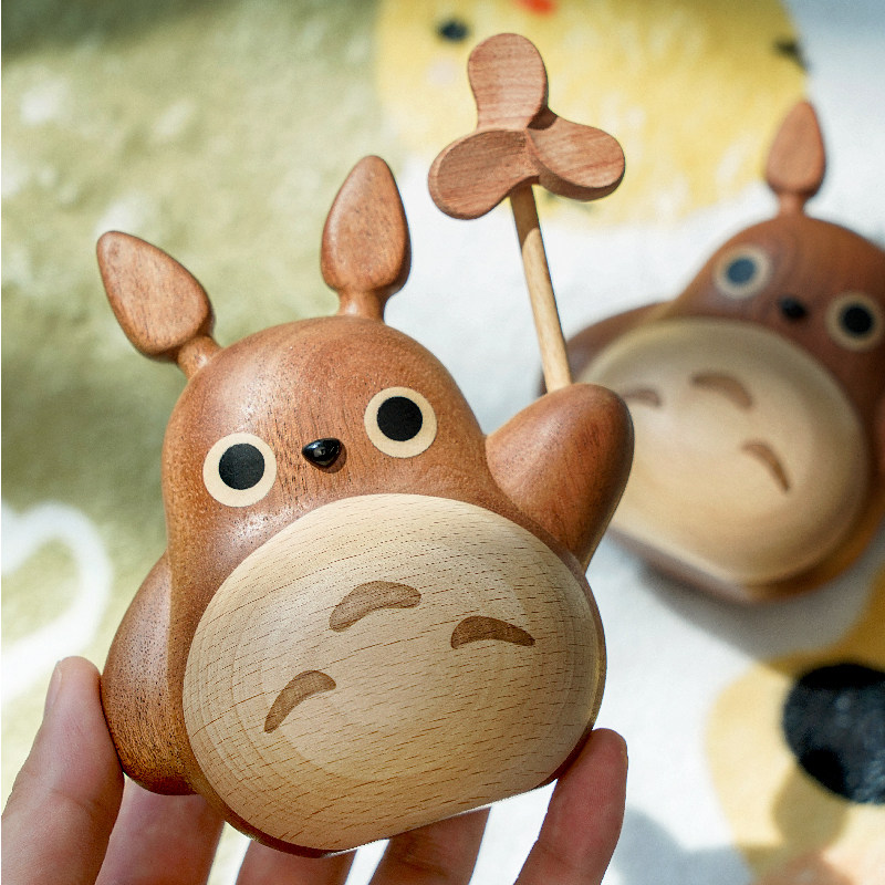 创意实木龙猫风车摆件情侣送礼客厅摆放装饰品卡通情人节生日礼物