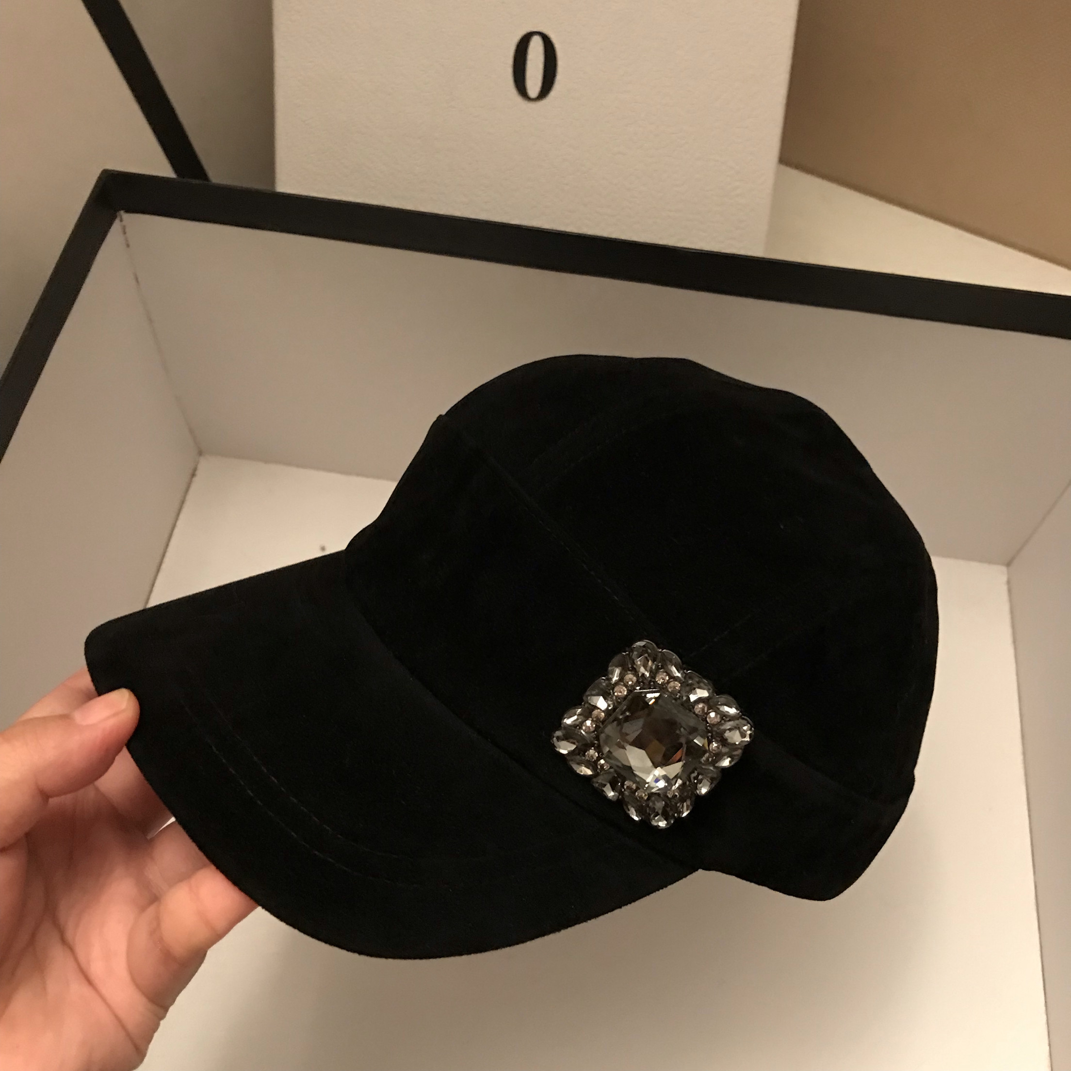 麂皮绒拼接皮帽檐棒球帽女秋冬百搭宽檐鸭舌帽显脸小大头围帽子潮