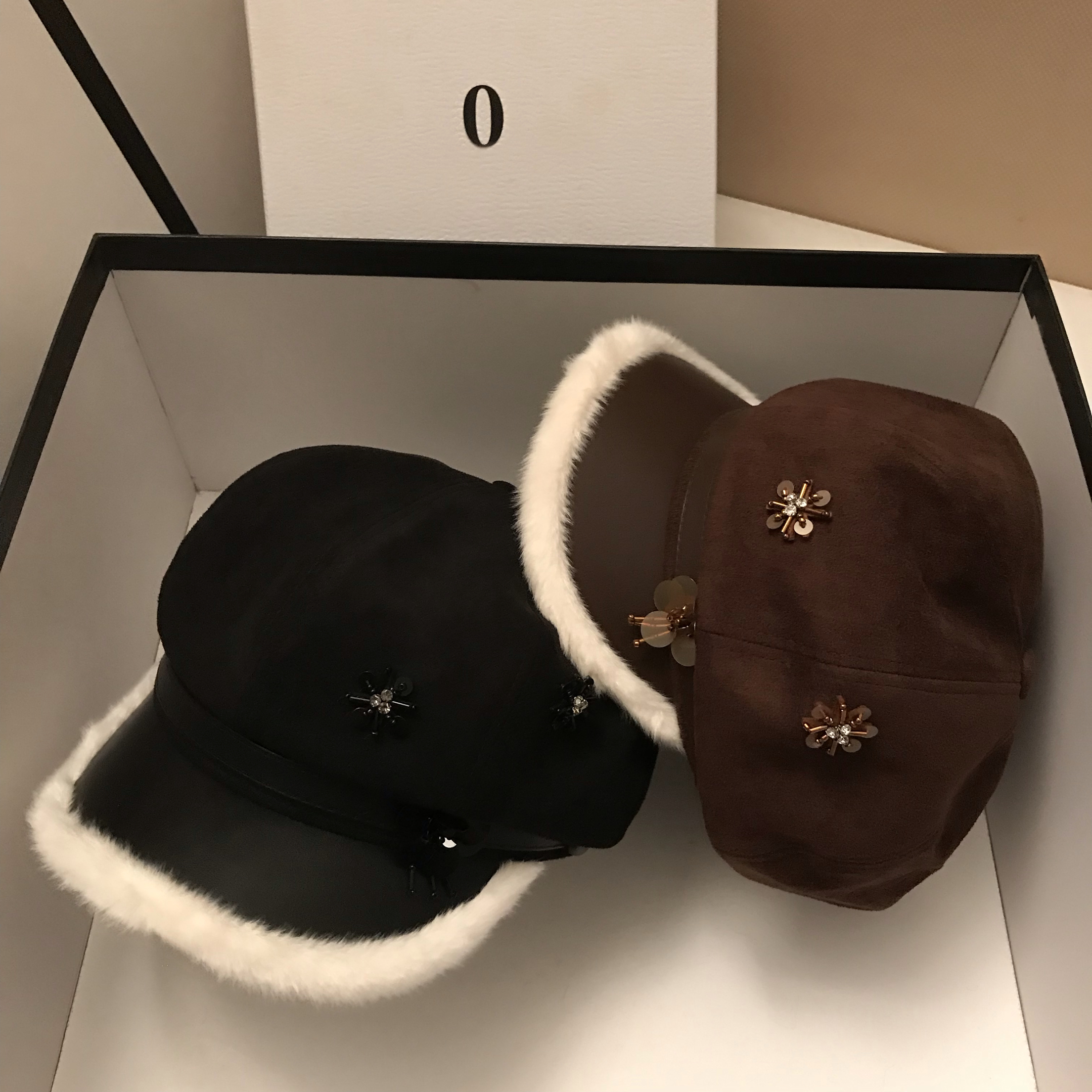 2025秋冬新款韩版麂皮绒八角帽子女百搭保暖护耳鸭舌帽显脸小冷帽