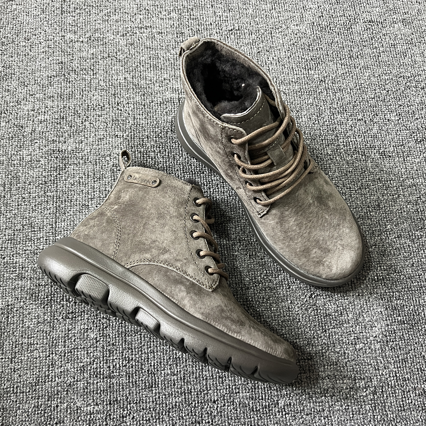 东北雪地靴女士系带皮毛一体妈妈棉鞋冬季加绒加厚真皮羊毛棉靴