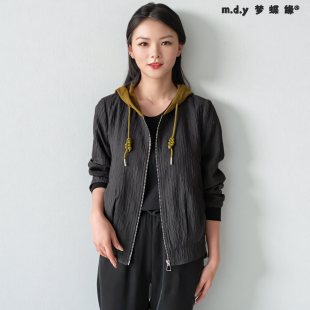 【爆款促销】m.d.y梦蝶缘23A321秋款黑色条纹时尚妈妈装连帽夹克
