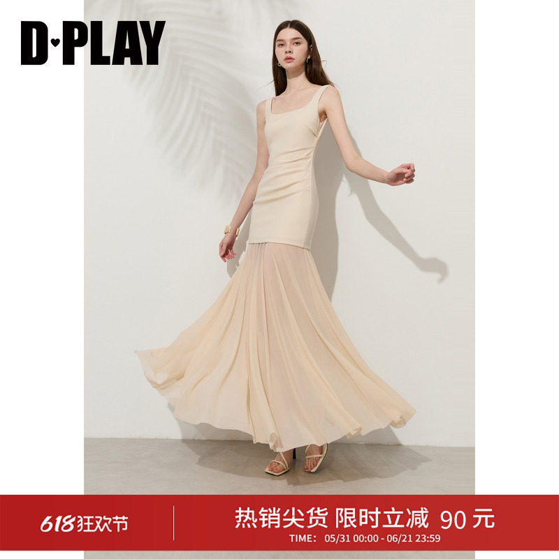 DPLAY2026年夏季新款杏色吊带连衣裙女法式方领气质收腰时尚长裙