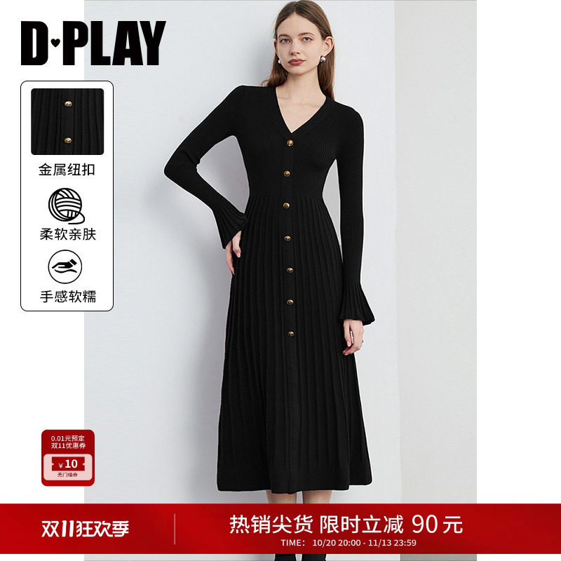 DPLAY2026年冬季新款优雅气质V领黑色针织连衣裙女大摆法式裙子