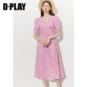 DPLAY夏新度假氛围感粉调雏菊V领抽褶羊腿袖印花连衣裙