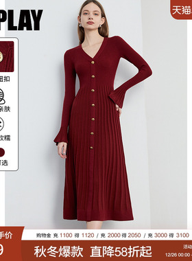 DPLAY2025年冬季新款气质V领红裙长袖红色连衣裙女针织订婚长裙