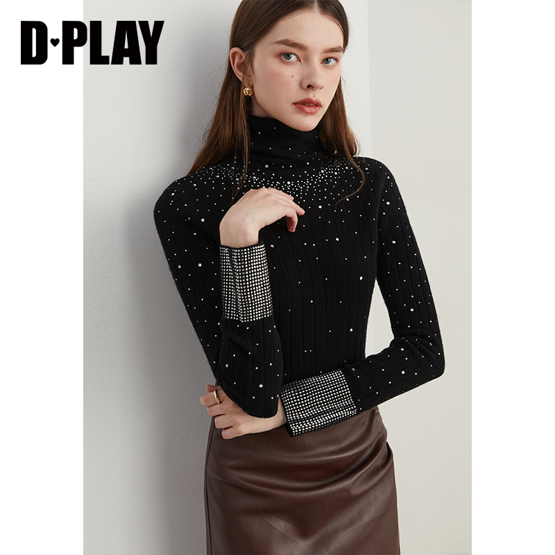 DPLAY高领不规则烫钻针织衫