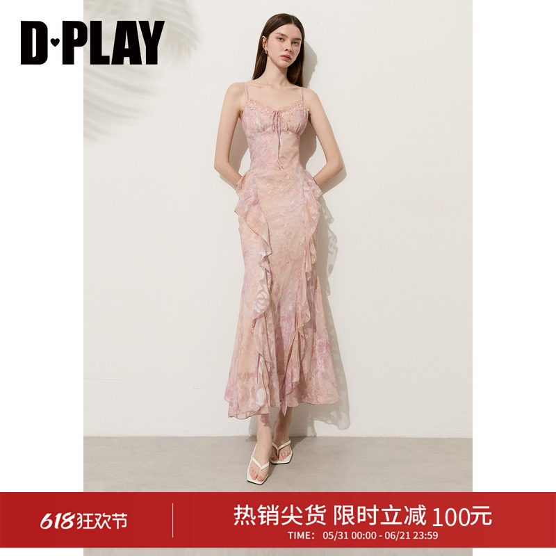 DPLAY粉色印花长裙蕾丝荷叶边吊带连衣裙度假裙2026年夏季鱼尾裙
