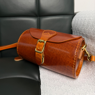 一丞一木轻奢植鞣牛皮斜挎包手工定制复古真皮圆筒包高级感单肩包