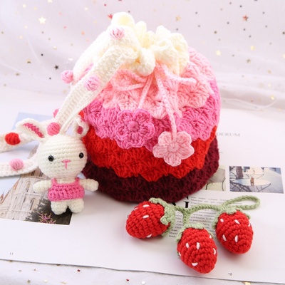 毛线手工编织包包玩偶礼物草莓