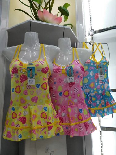儿童泳衣女孩公主连体裙式平口裤可爱小孩中大童女童批发