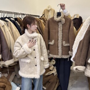 奶呼呼小香风羊羔毛厚外套女冬季2025新款超好看短款皮毛一体棉服