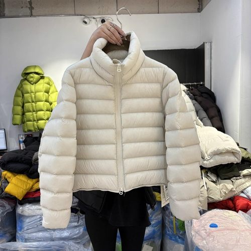 休闲时尚短款立领排骨羽绒服