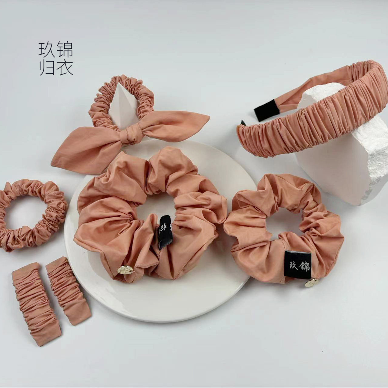 玖锦归衣原创设计布艺发饰纯色发圈发箍欧美风柔美水红0022