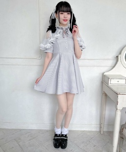 蕾丝圆领透视肩荷叶边蝴蝶结连衣裙