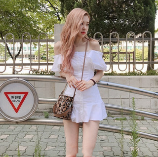 rose朴彩英同款衣服夏季新款法式白色一字肩连衣裙小个子高级感潮