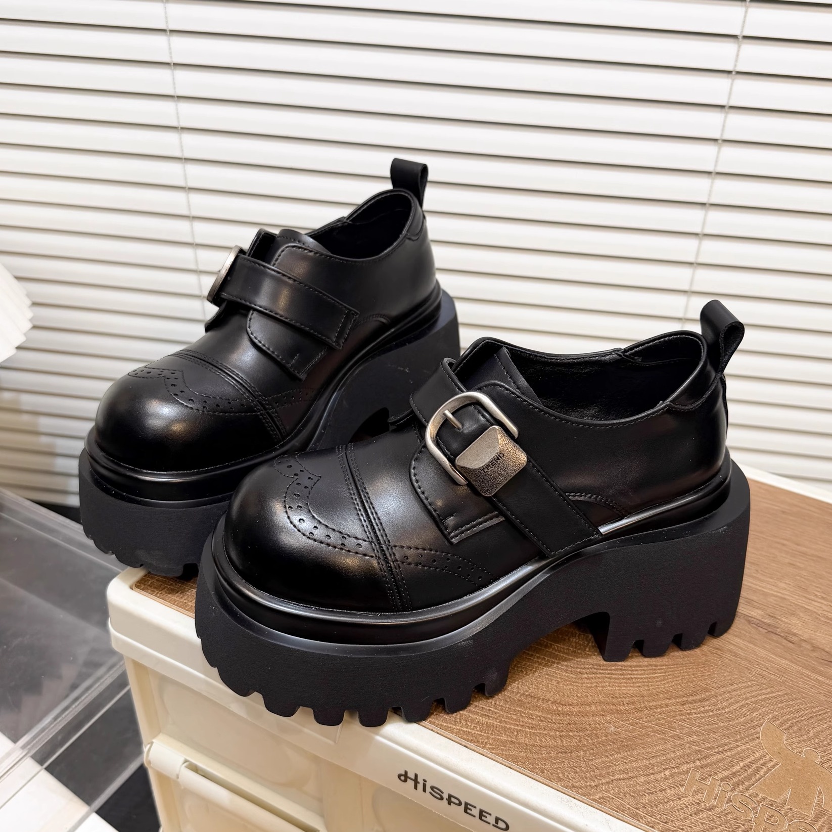 日本OFFCAT9cm真皮厚底英伦风高跟JK小皮鞋女金属扣带深口乐福鞋