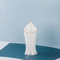 Керамический держатель для палочек из нефрита с инкрустацией золотом