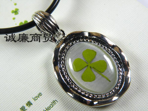 欧罗芭幸运草项链金属吊坠