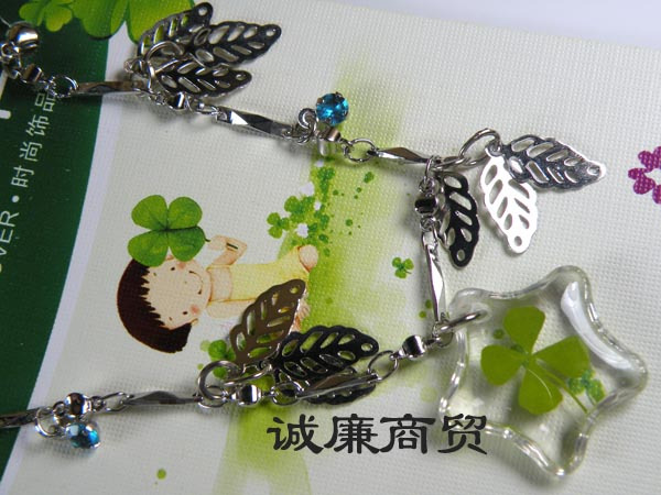 透明吊坠金属手链幸运草