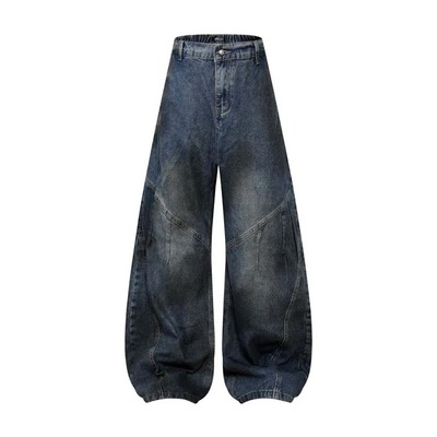 Printed wide-leg jeans, suitable for sports wear.