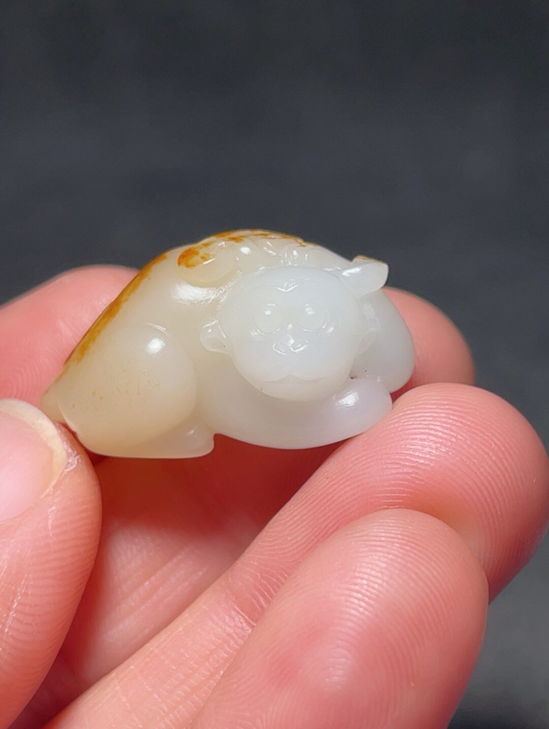 天然新疆和田玉白玉籽料挂件挂坠吊坠生肖猴9克
