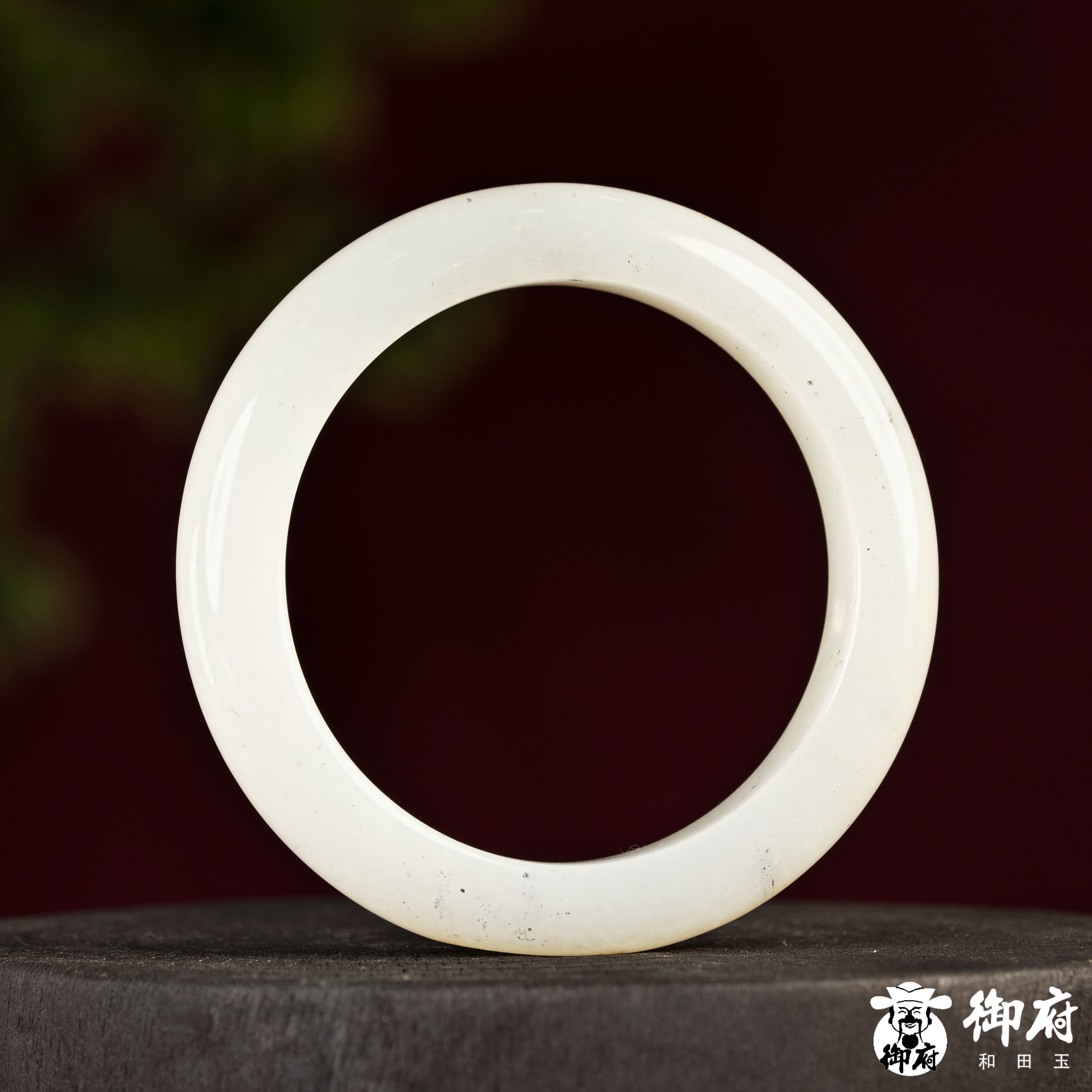 天然新疆和田玉黄皮青花籽玉手镯 56.8克 内径55mm
