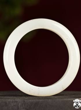 天然新疆和田玉黄皮青花籽玉手镯 56.8克 内径55mm
