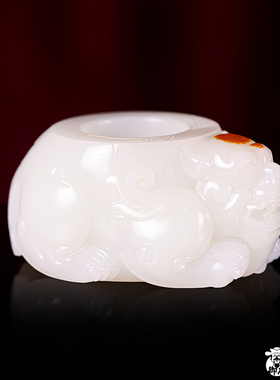 新疆和田玉红皮白玉籽玉把件玉雕貔貅 76克