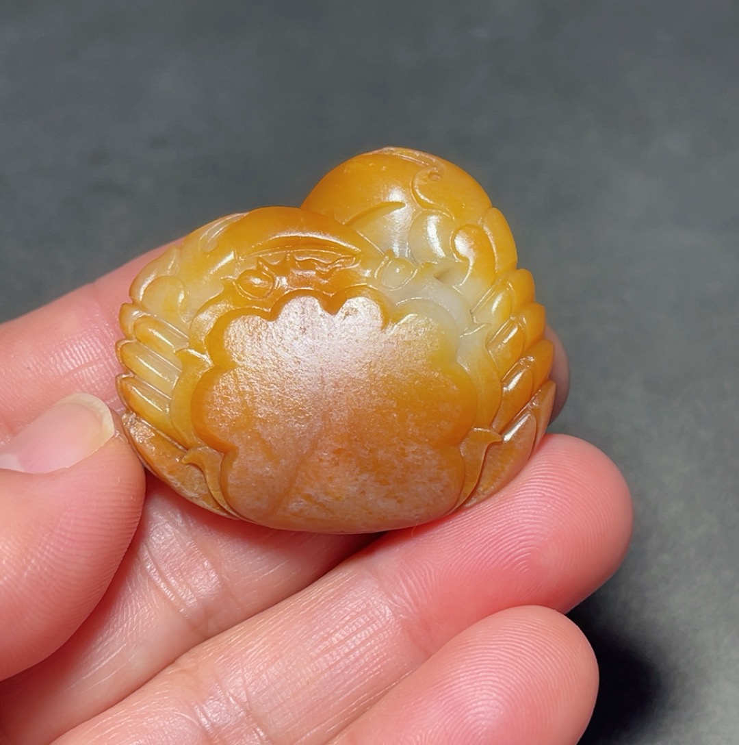 天然新疆和田玉黄沁籽玉挂件挂坠吊坠八方来财21.4克