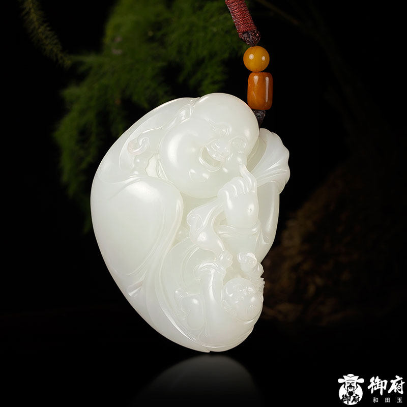 新品天然新疆和田玉黄皮白玉籽玉把件挂坠吊坠童子戏佛 140克