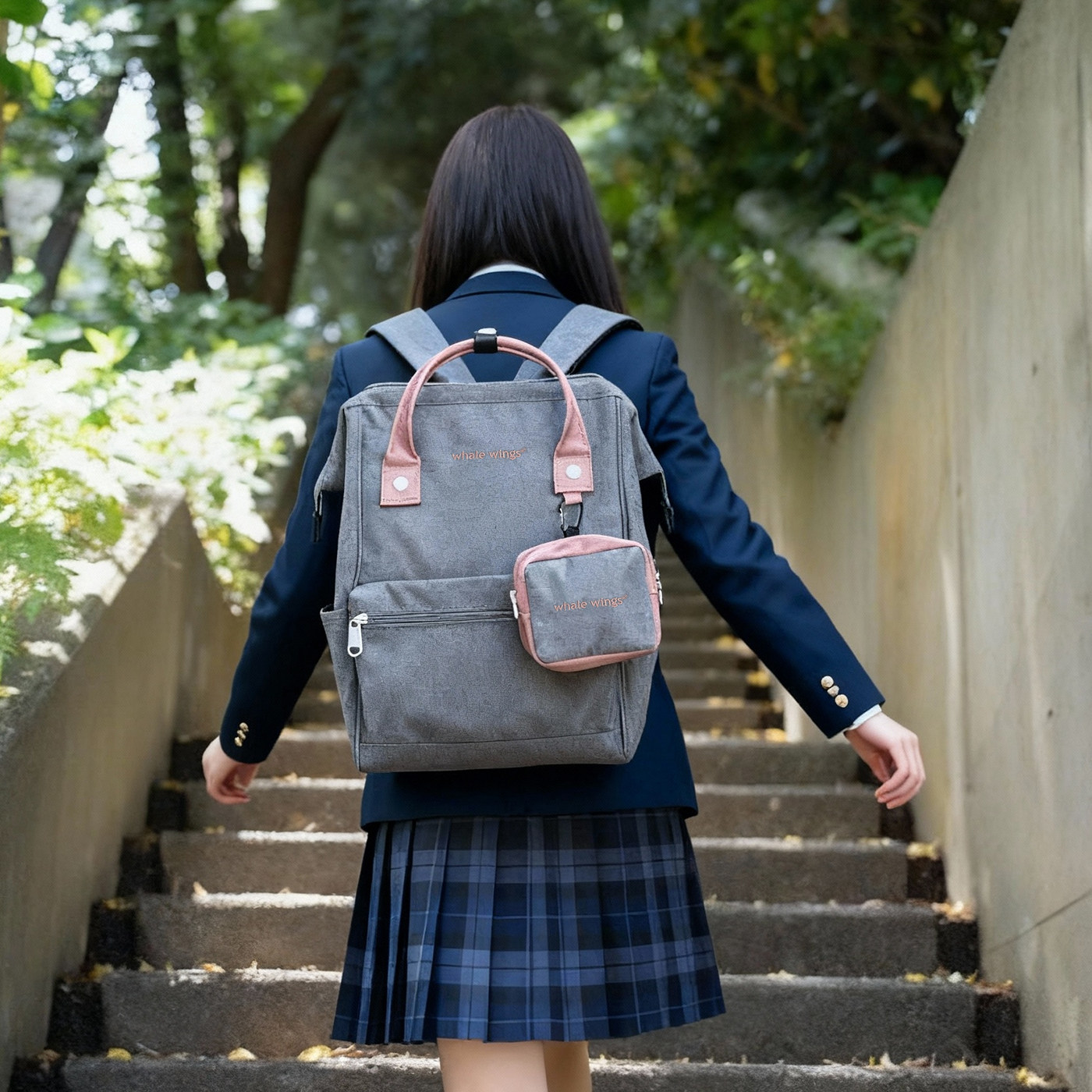 正品大容量双肩包女通勤背包15寸笔记本电脑包学生书包旅行妈咪包