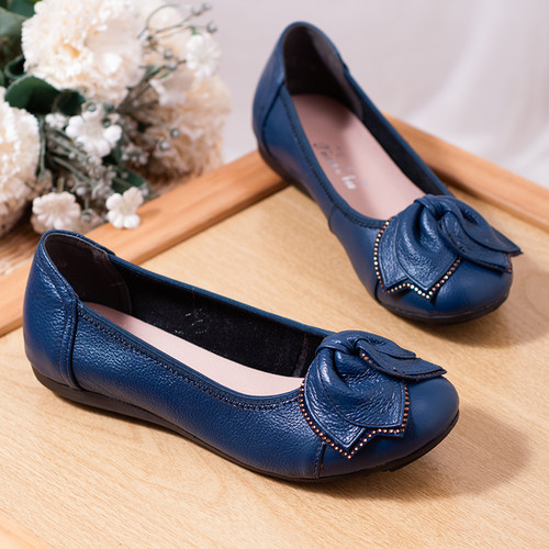 单鞋舒适水钻软底妈妈鞋大码防滑