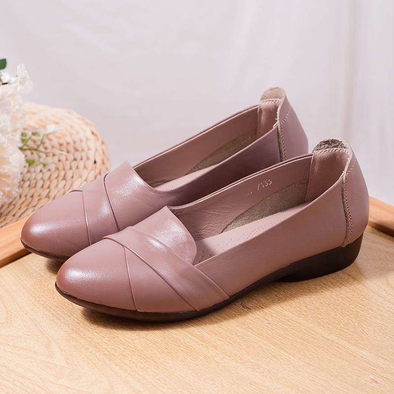 妈妈鞋软底单鞋简约尖头真皮皮鞋