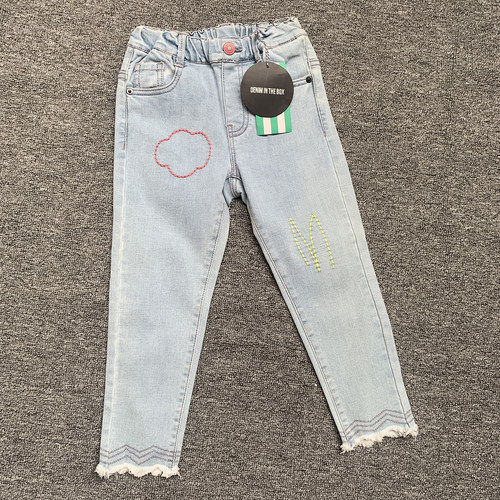 110-130码 韩版女童小女孩纯棉刺绣水洗磨白小脚软牛仔裤长裤裤子