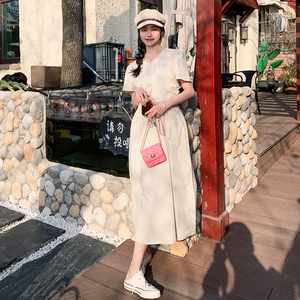 法式甜美简约圆领连衣裙女2025夏季新款韩版收腰显瘦茶歇a字长裙图片