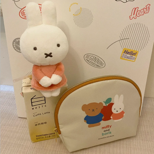 日本 Miffy and boris米菲兔小熊苹果限定款小包化妆包收纳包