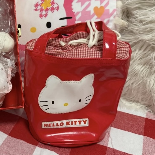Hellokitty可爱红色凯蒂猫抽绳束口手提单肩包少女心小托特包XG24