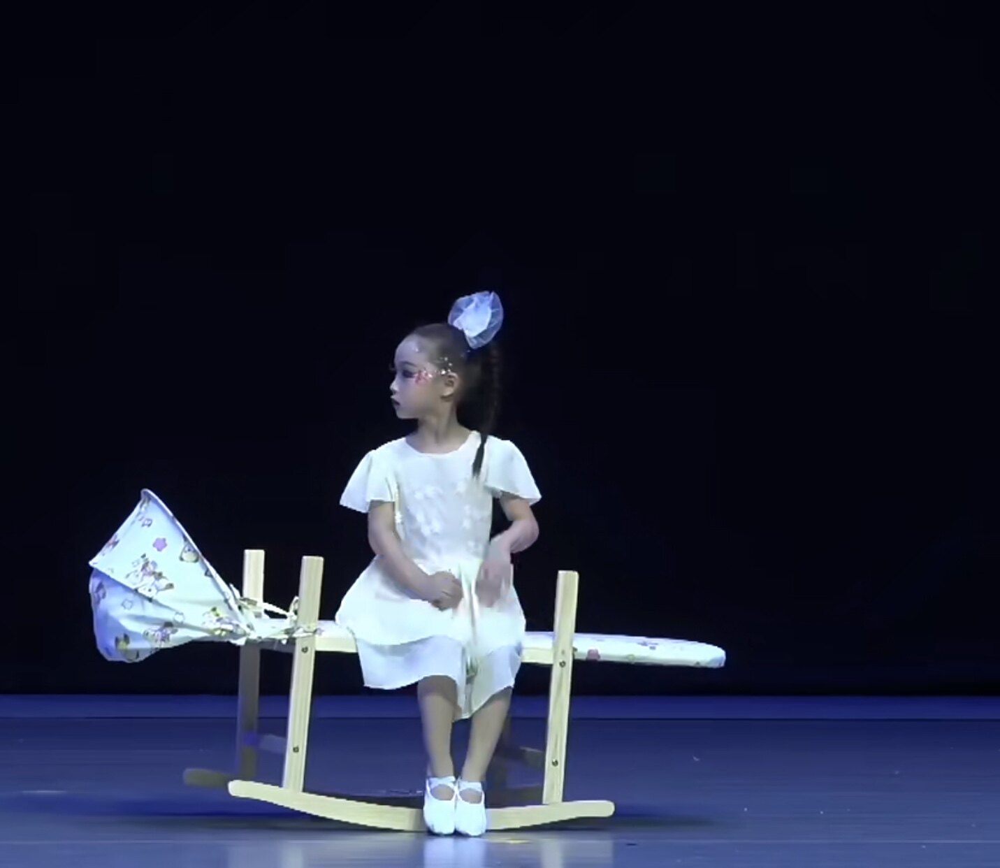 母亲表演服那片云诗歌朗诵服儿童重温摇篮梦舞蹈服老爸老妈演出服