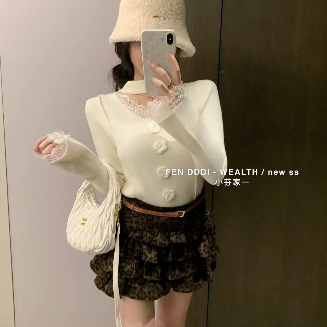 现货~小芬家FEN家秋冬富家千金甜美花朵V领针织衫蕾丝拼接围脖